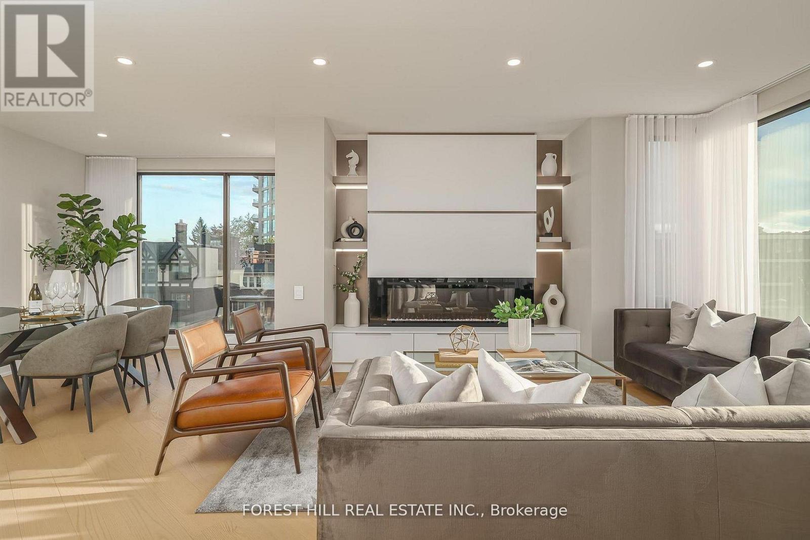 Listing photo of 301 - 342 SPADINA ROAD
