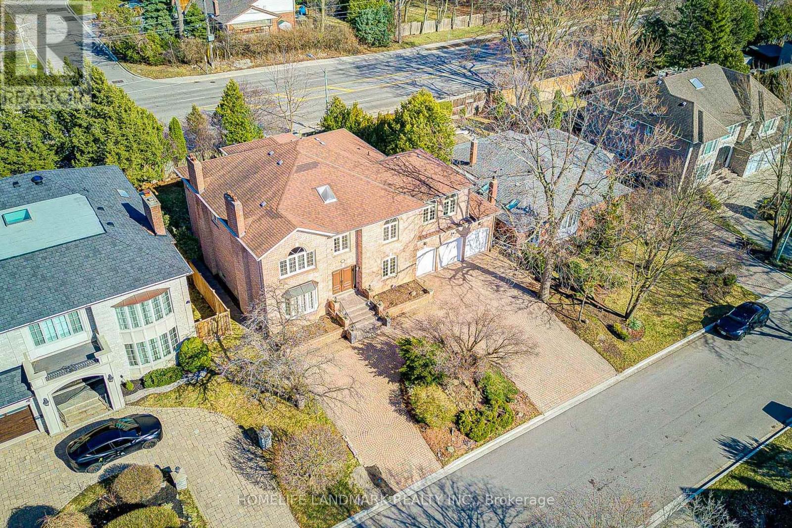21 KIRKDALE CRESCENT - 1