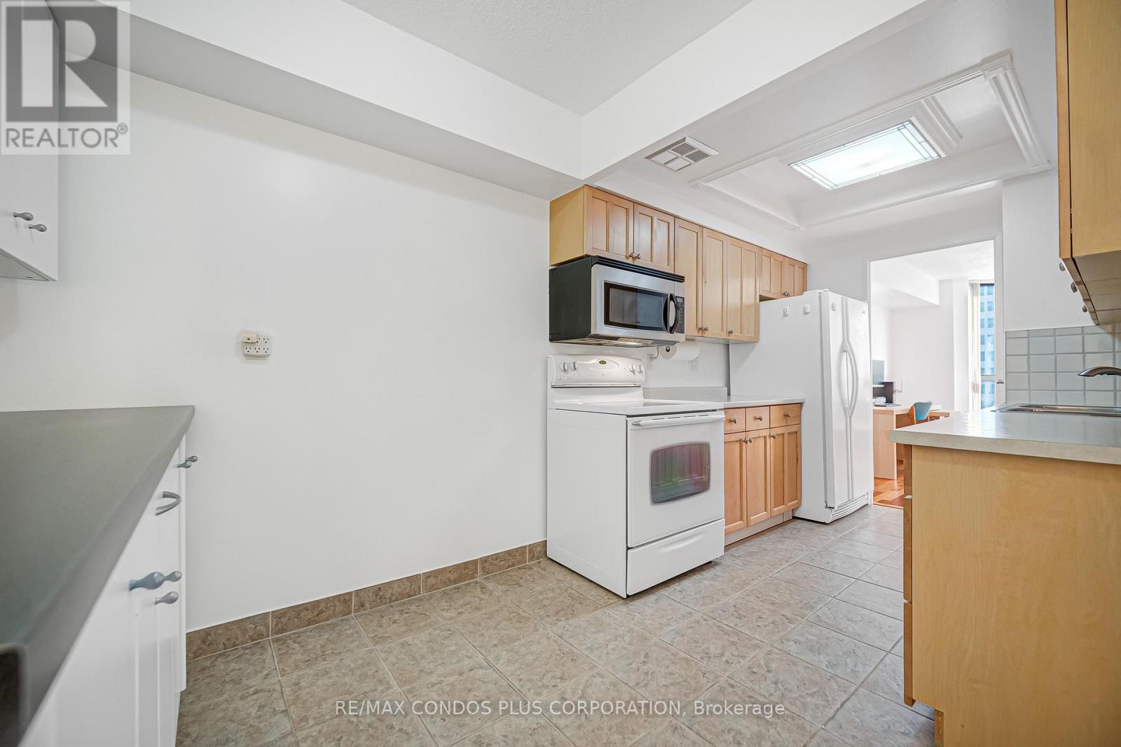 #803 62 WELLESLEY STREET W - 13