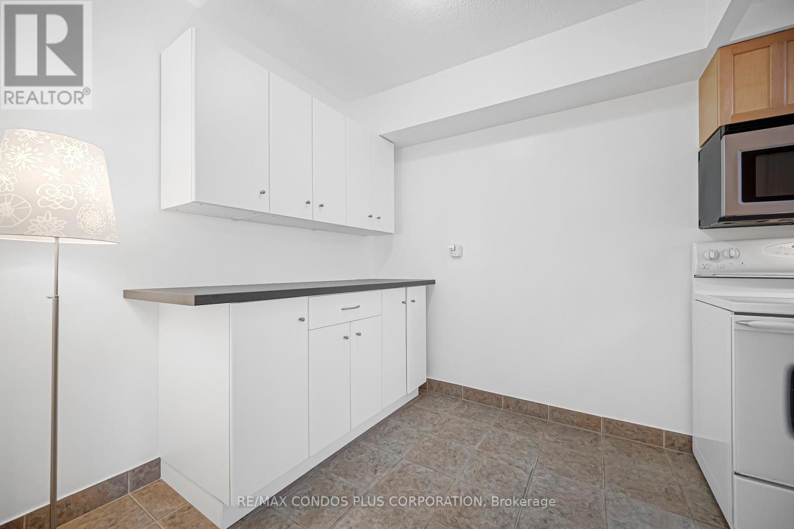 #803 62 WELLESLEY STREET W - 14