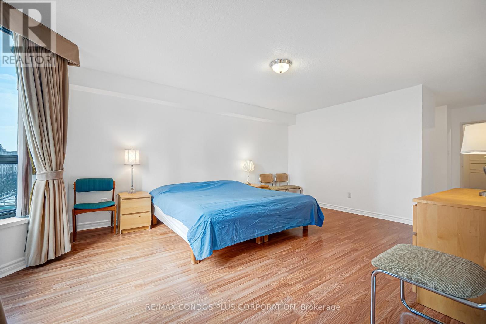 #803 62 WELLESLEY STREET W - 16