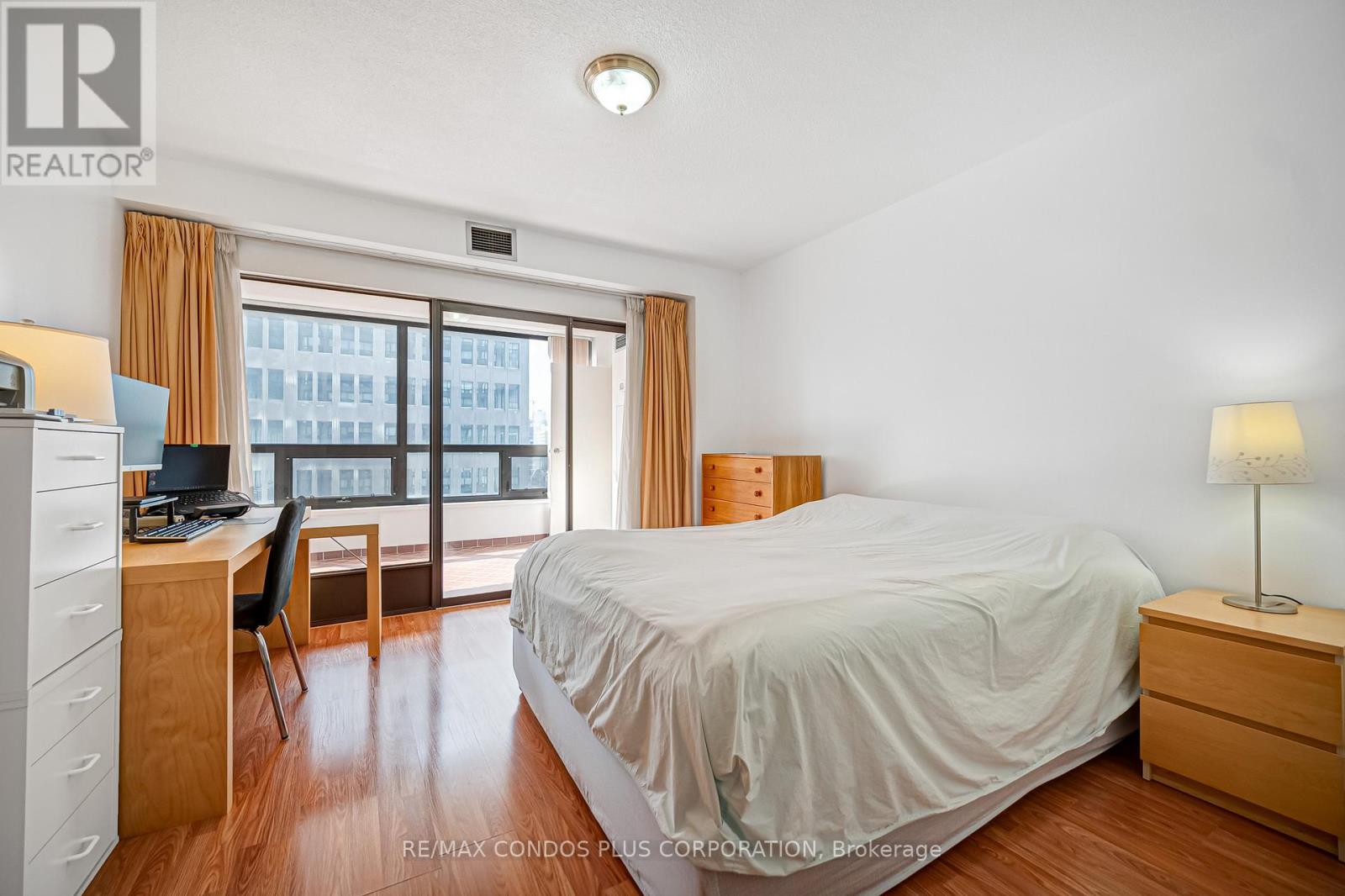 #803 62 WELLESLEY STREET W - 19