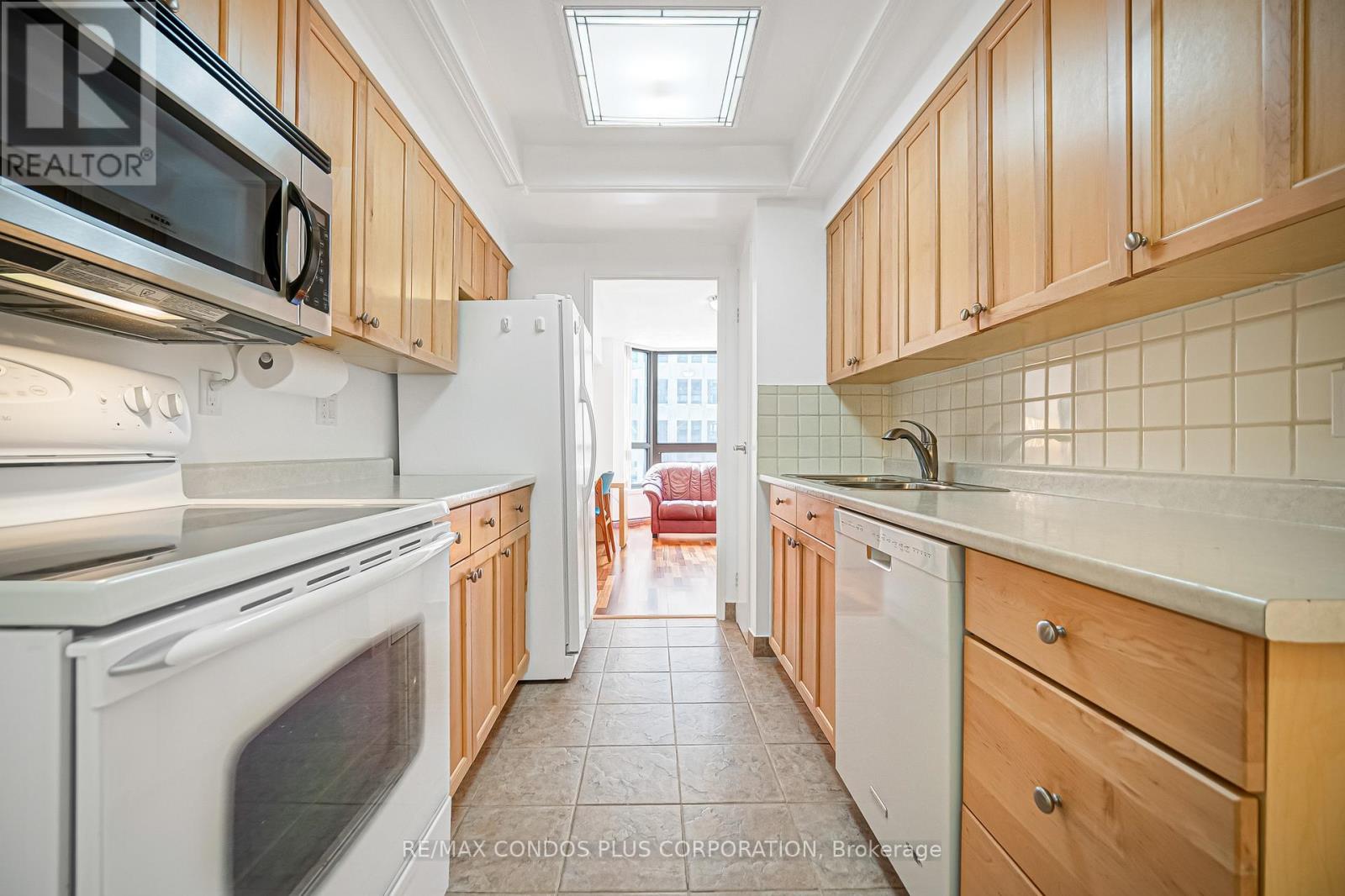 #803 62 WELLESLEY STREET W - 37