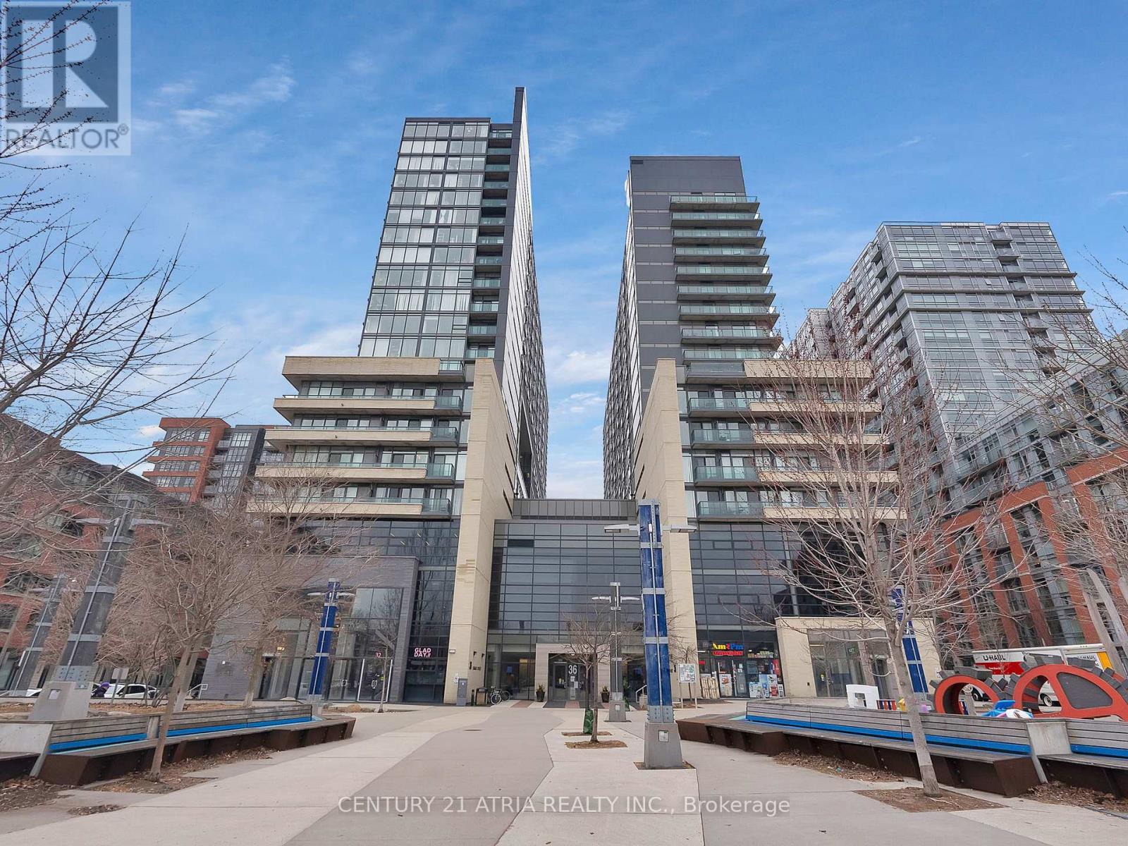 1601E - 36 LISGAR STREET