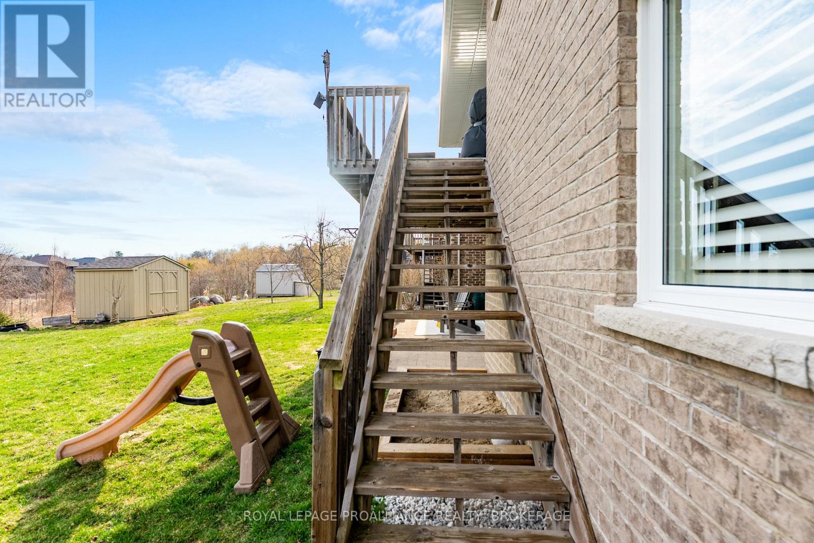 89 HARTWOOD CRESCENT — photo 39