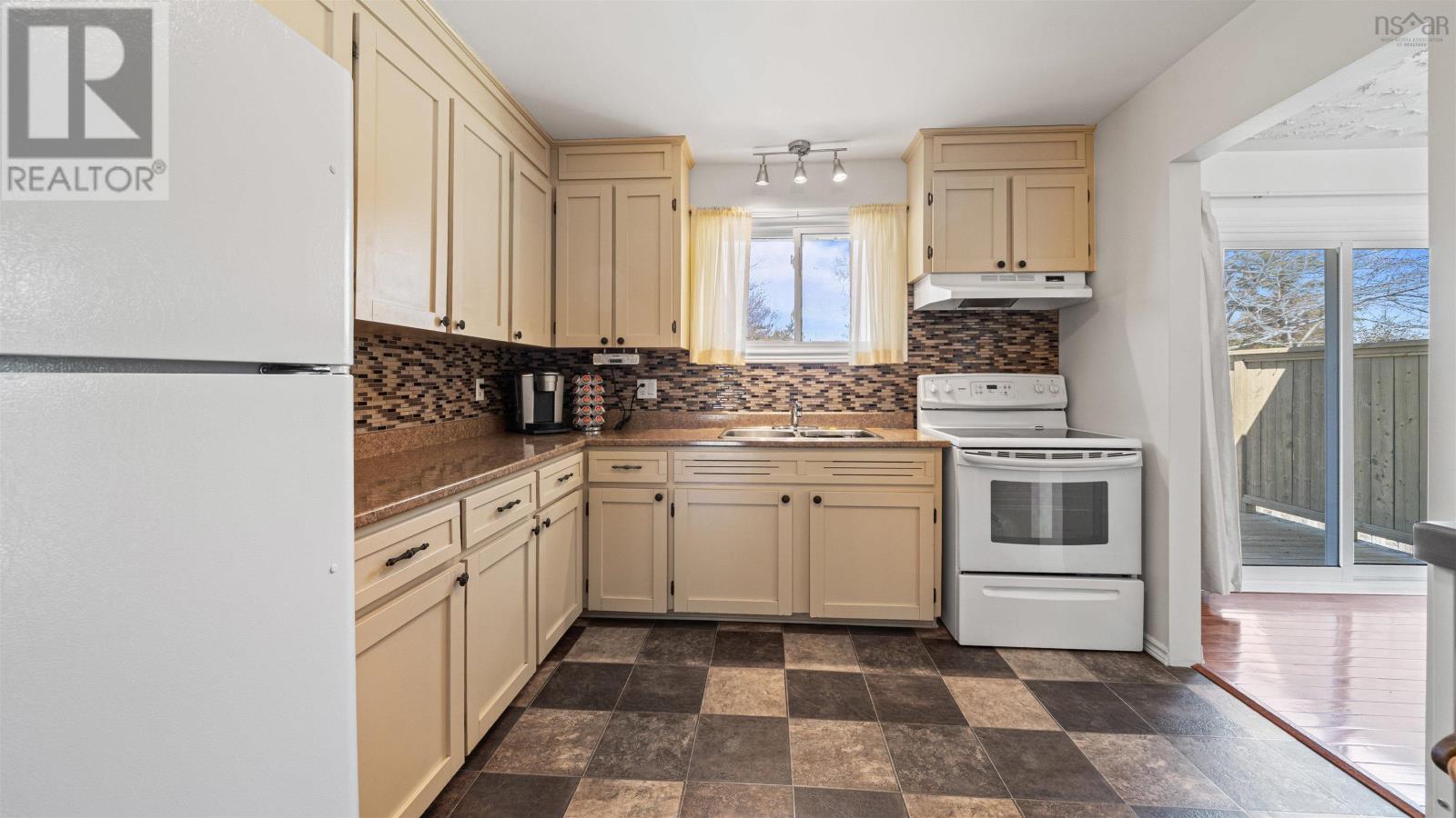 Property 7 of 33 of 34 Lethbridge Avenue