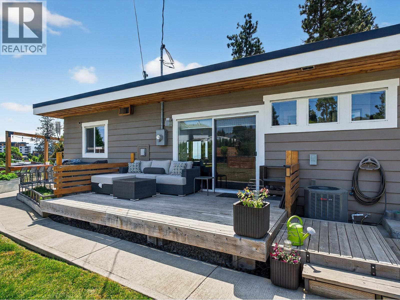  2715 Boucherie Road, West Kelowna