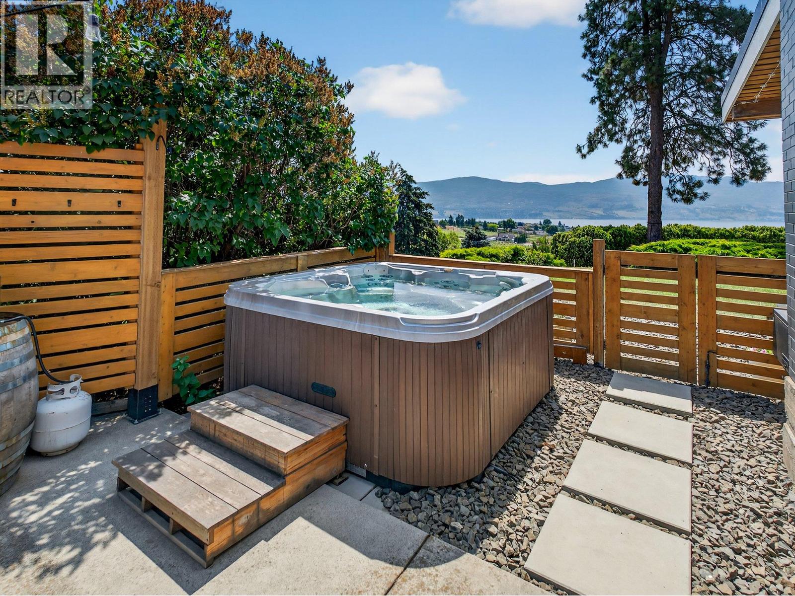  2715 Boucherie Road, West Kelowna