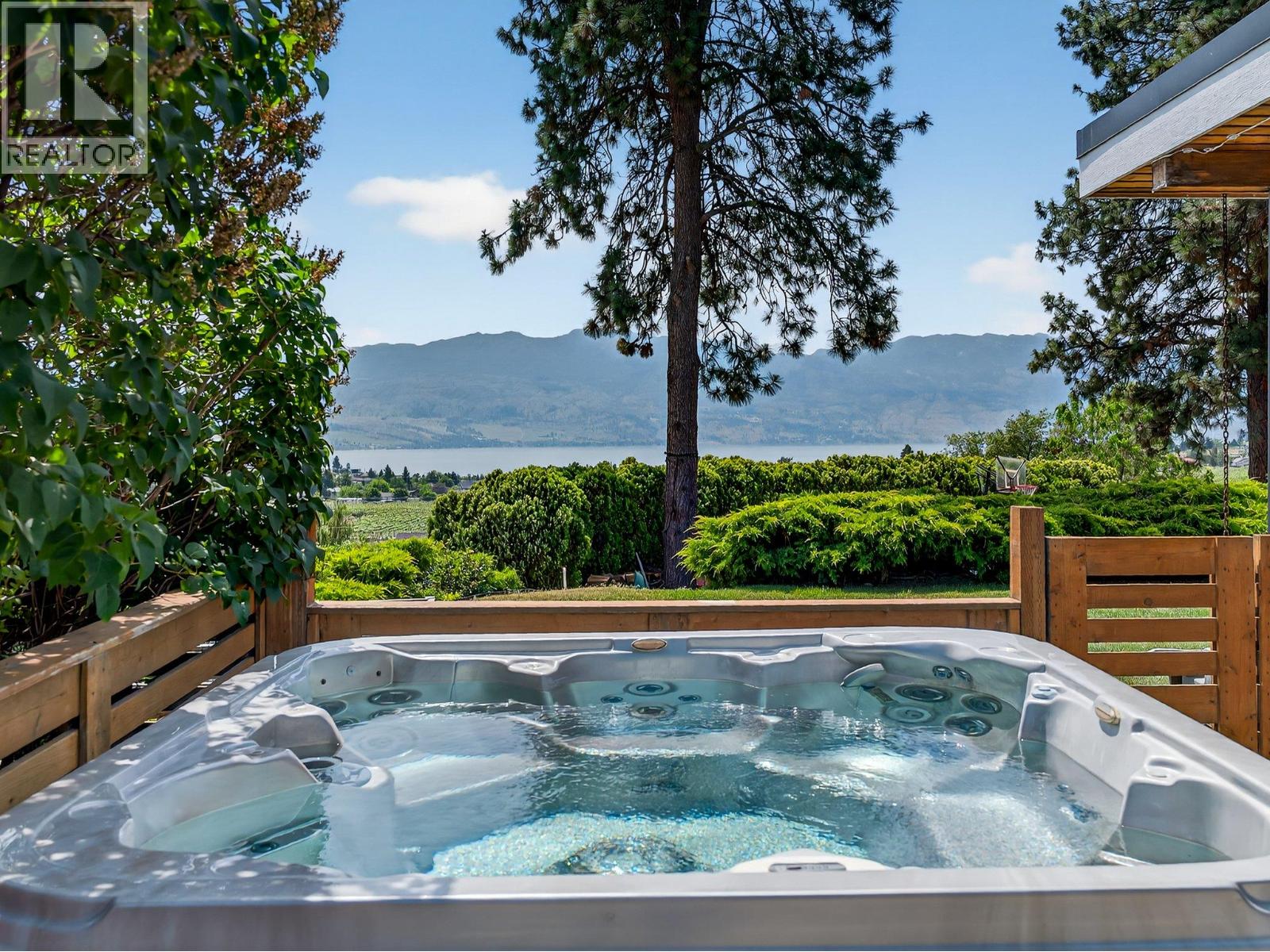  2715 Boucherie Road, West Kelowna