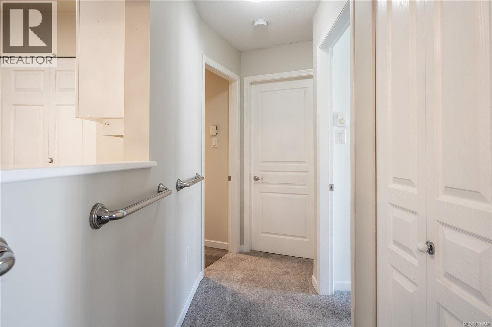 #402 5685 EDGEWATER LANE - 18