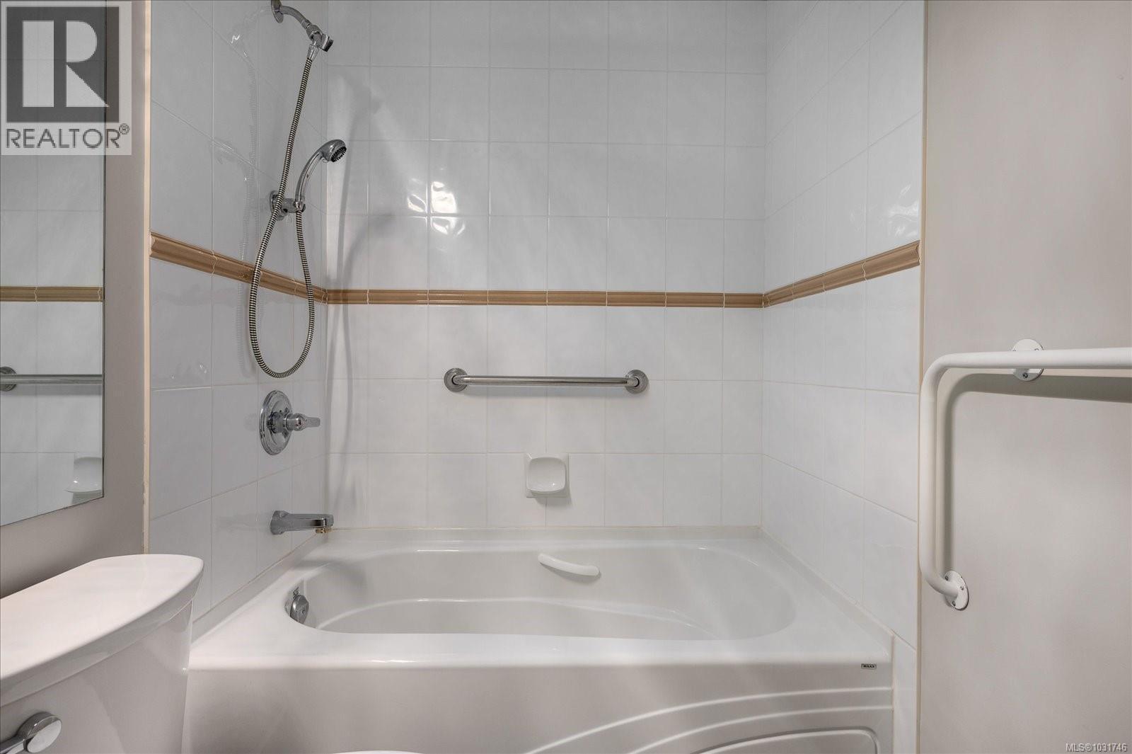 #402 5685 EDGEWATER LANE - 29