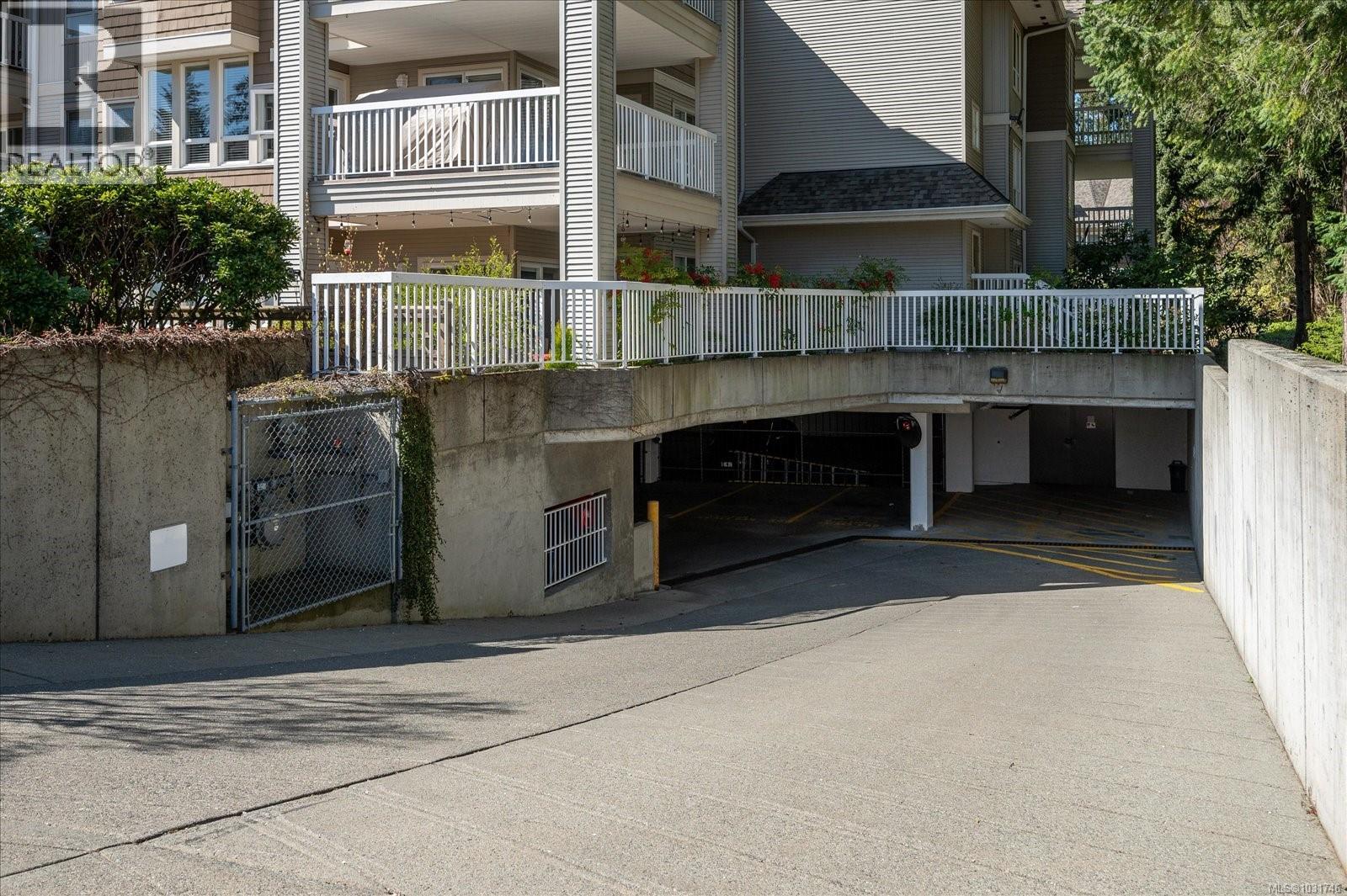 #402 5685 EDGEWATER LANE - 35