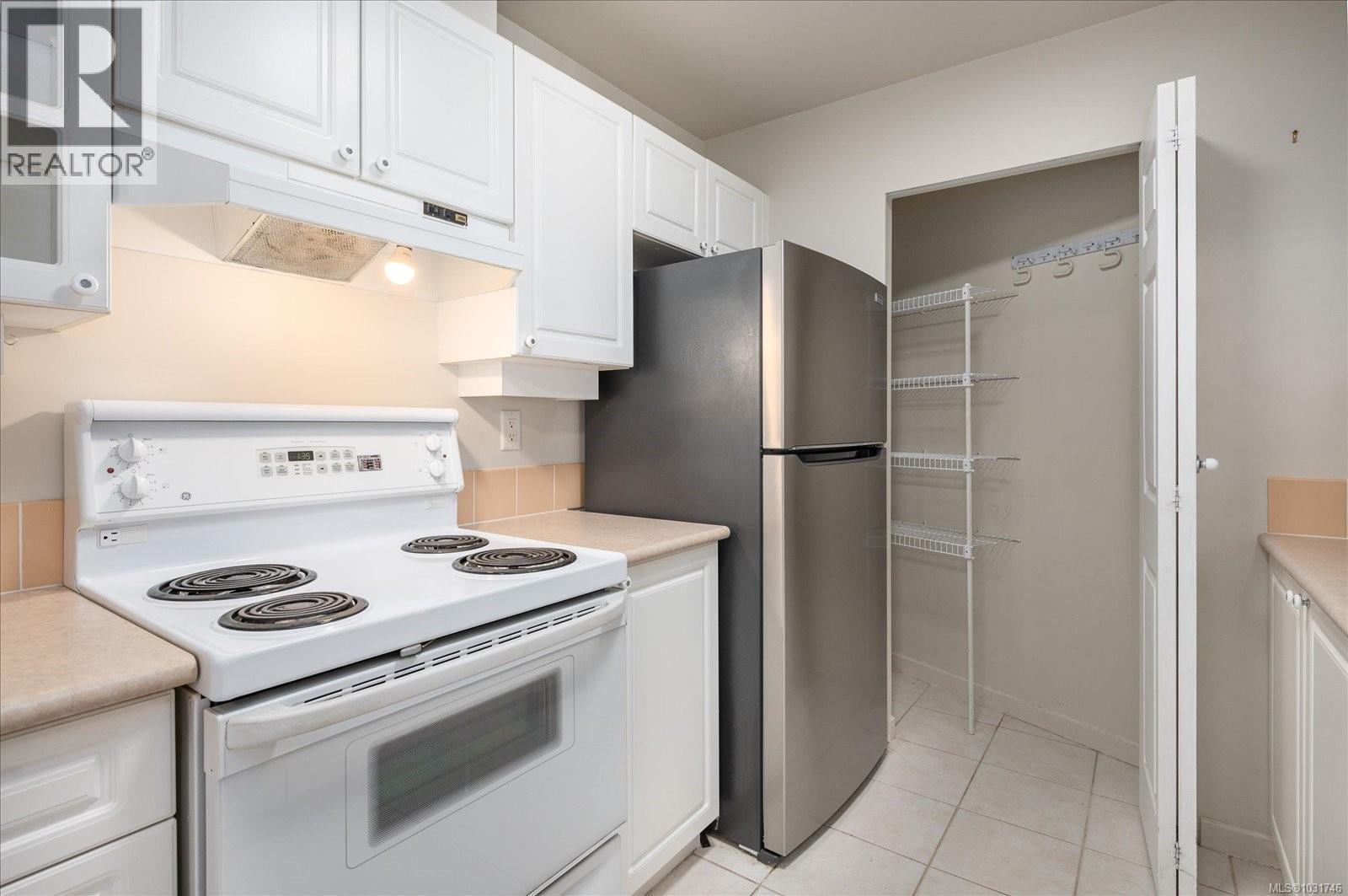 #402 5685 EDGEWATER LANE - 8