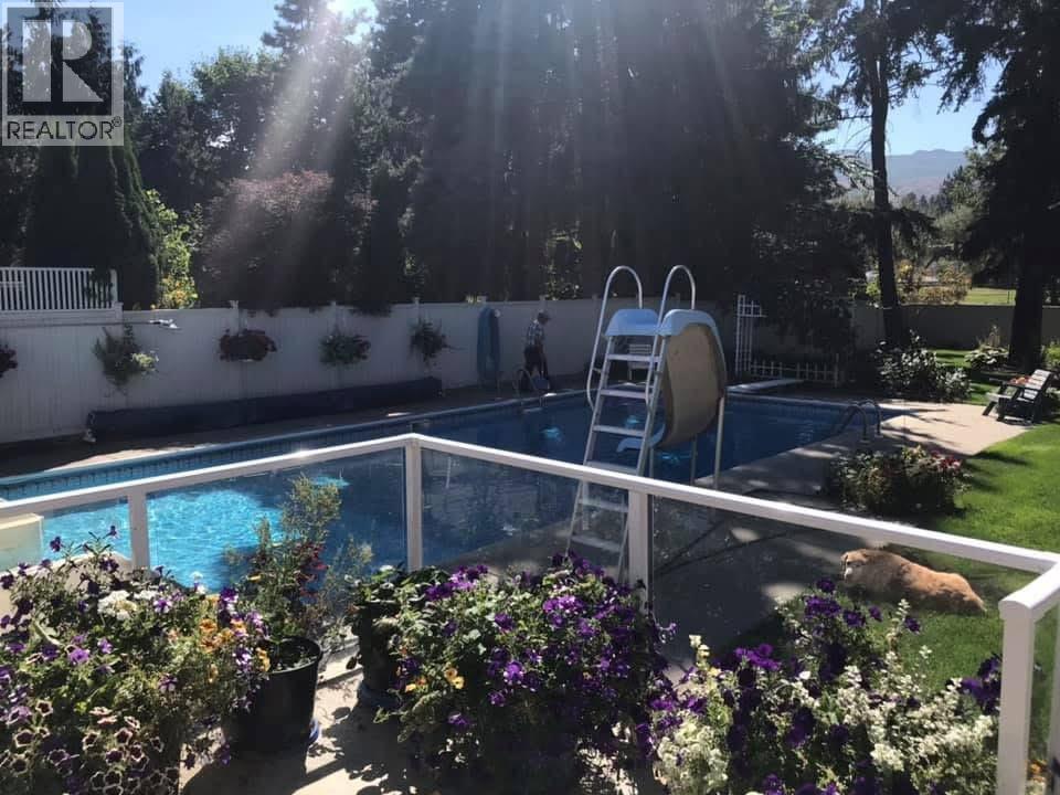 561 Brome Crescent, Kelowna