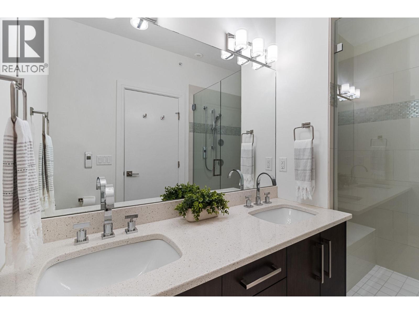 3756 Lakeshore Road Unit# 5, Kelowna