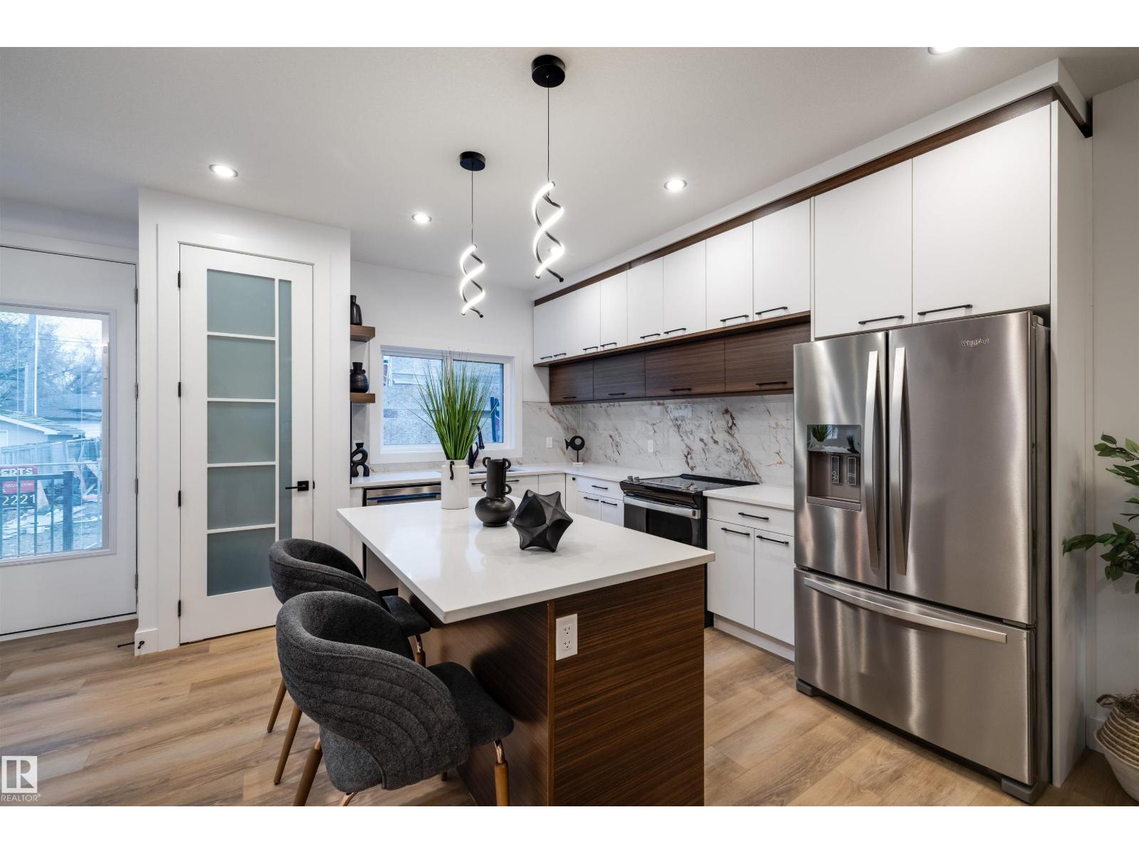 10814 108 ST NW - 16