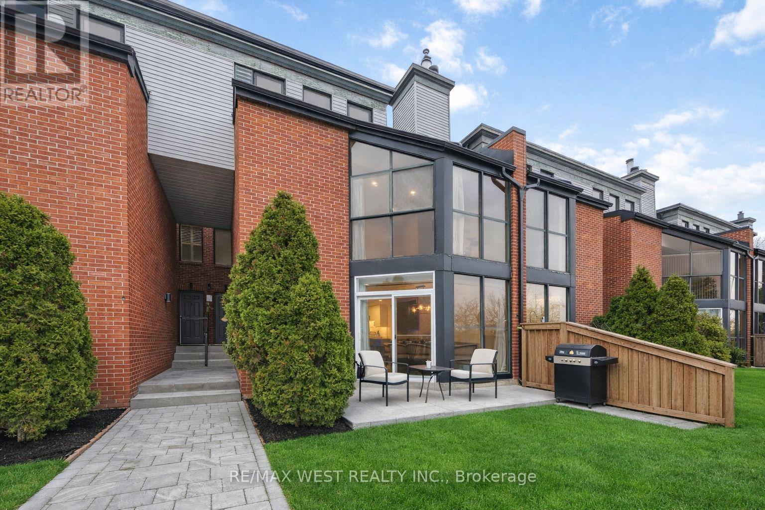 TH #10 - 100 ARBORS LANE