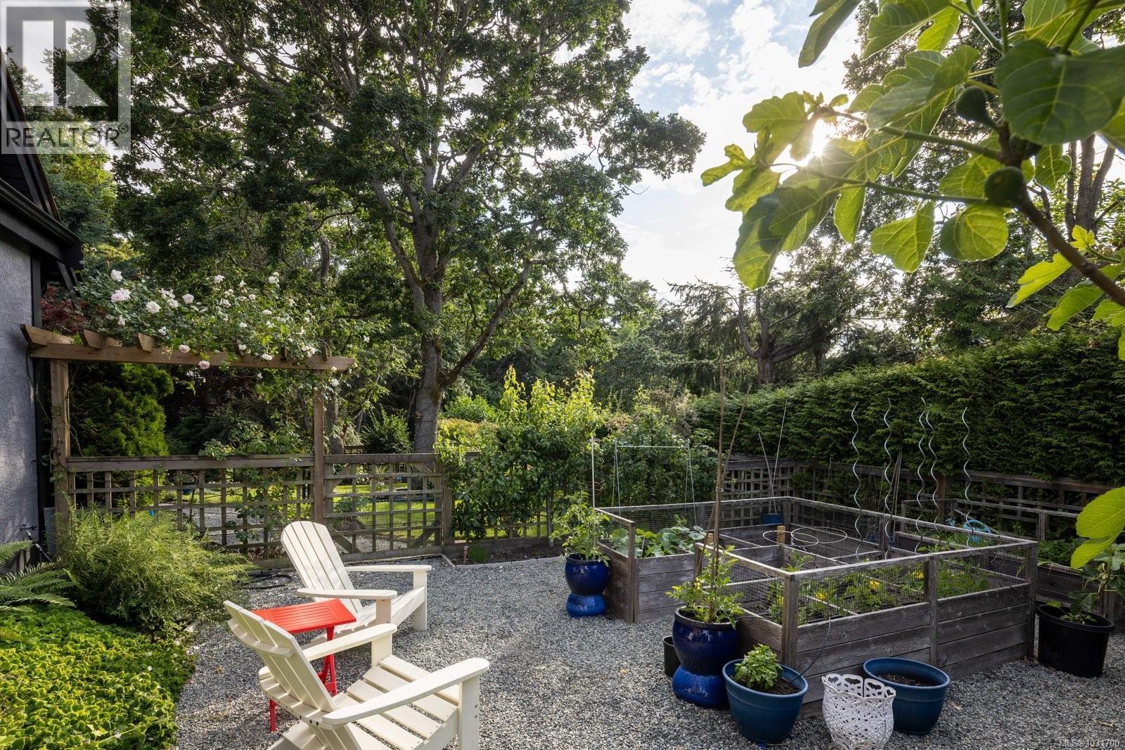  2773 Arbutus Road, Saanich