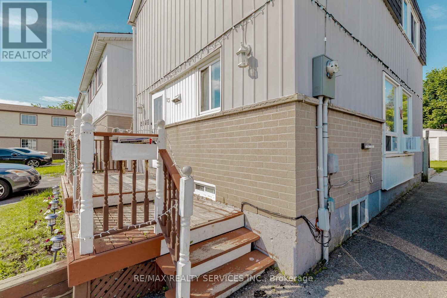 13 GREENBUSH COURT - 3