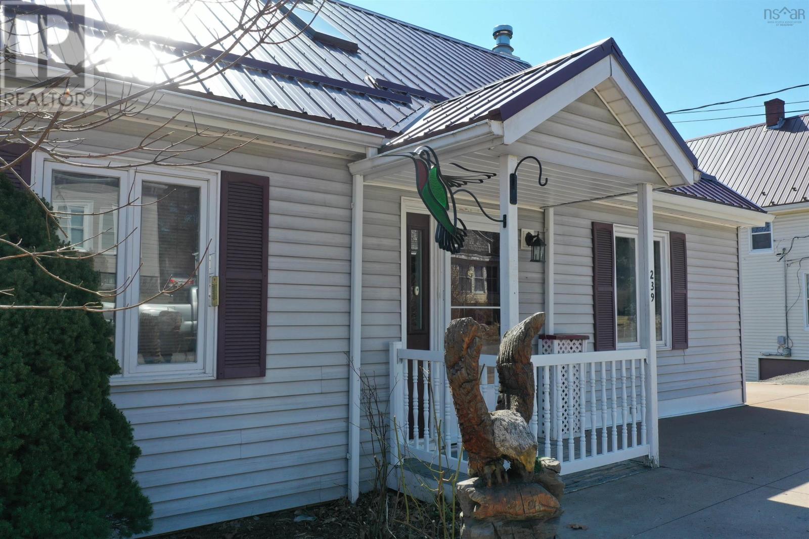 Property 24 of 48 of 239 High Street