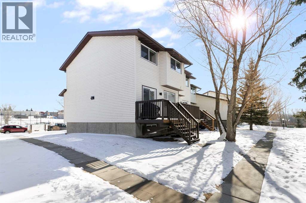 73 Glenbrook Crescent, Cochrane