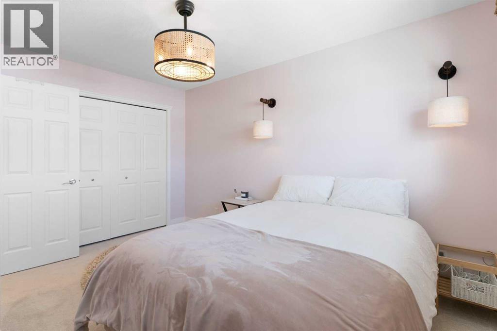 73 Glenbrook Crescent, Cochrane