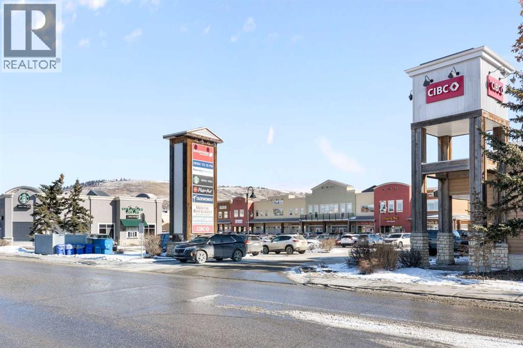 73 Glenbrook Crescent, Cochrane