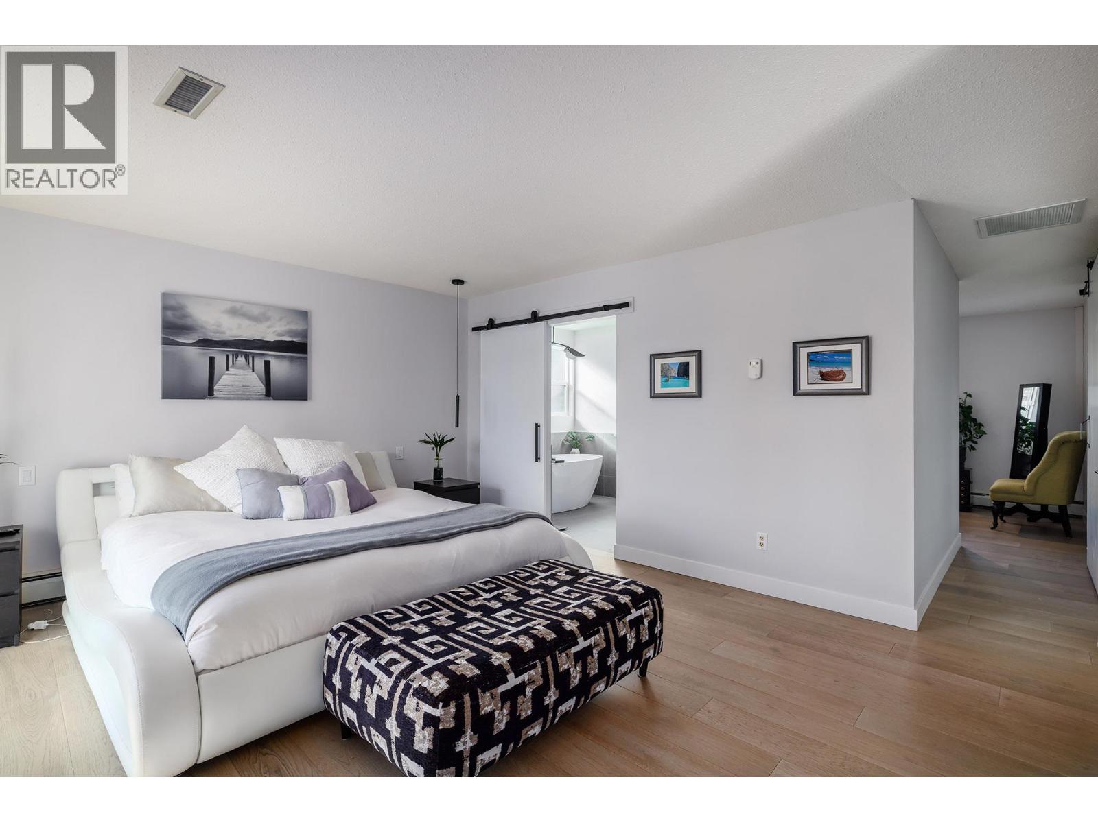  1404 Green Bay Road, West Kelowna