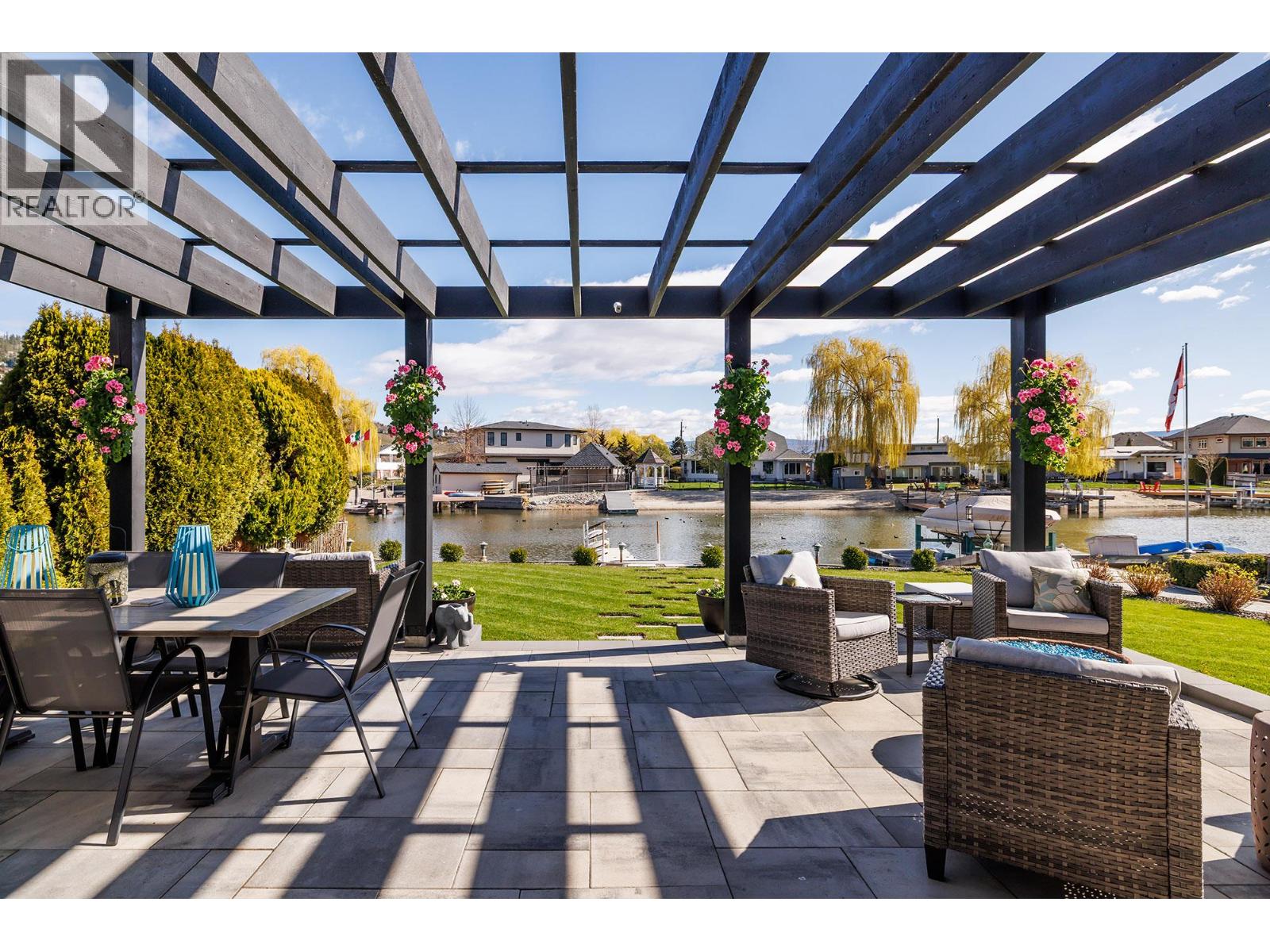  1404 Green Bay Road, West Kelowna