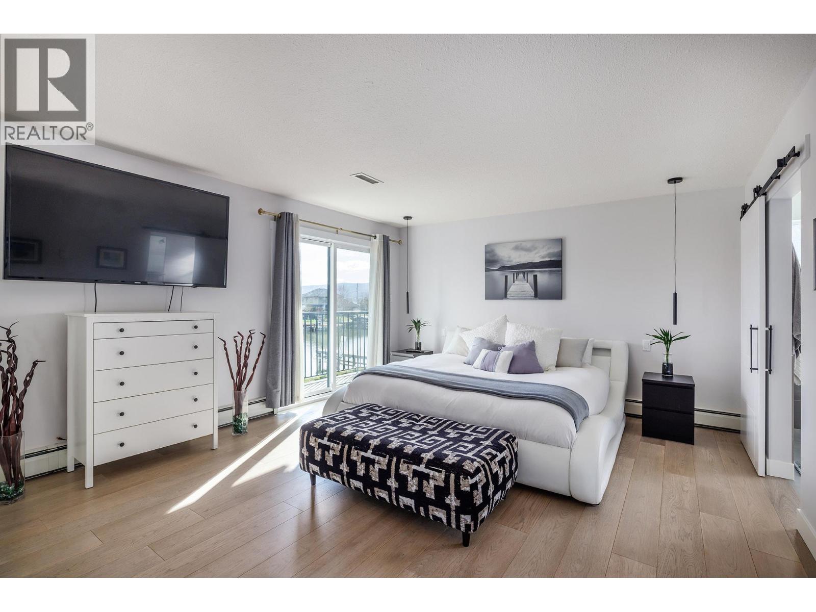  1404 Green Bay Road, West Kelowna