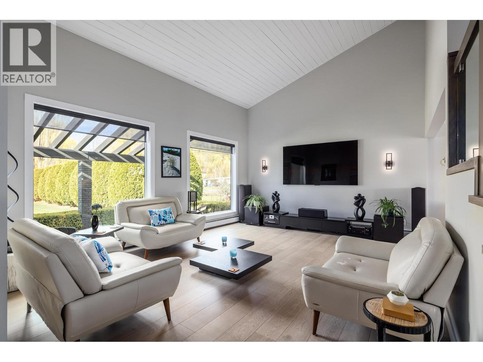  1404 Green Bay Road, West Kelowna