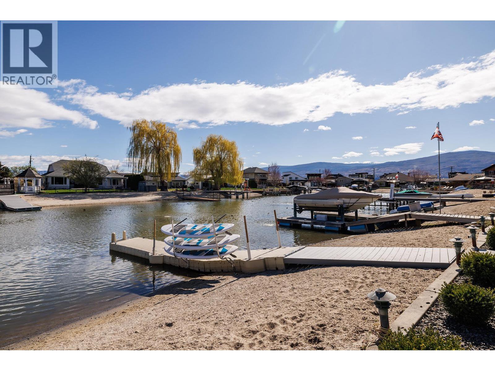  1404 Green Bay Road, West Kelowna