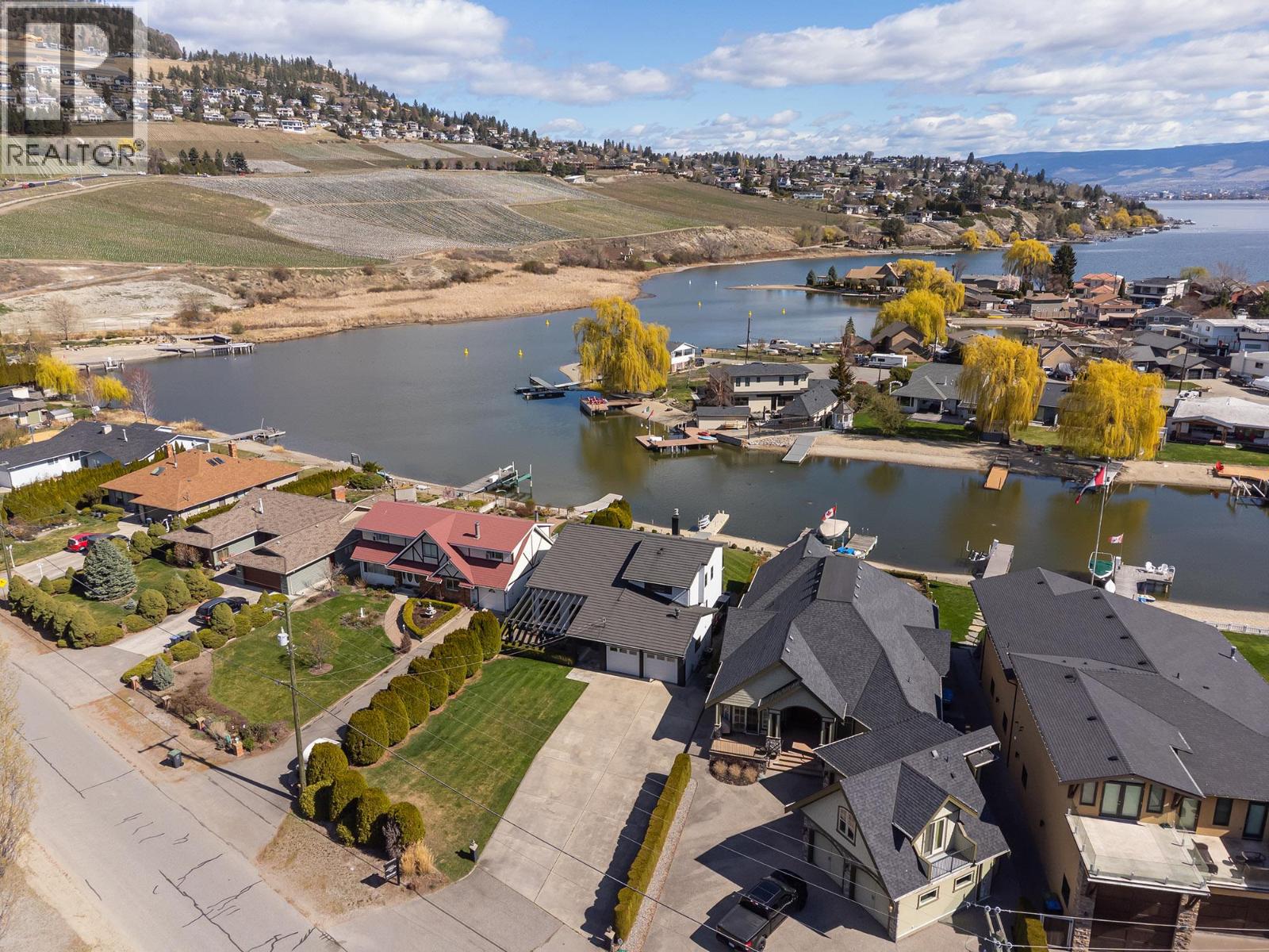  1404 Green Bay Road, West Kelowna