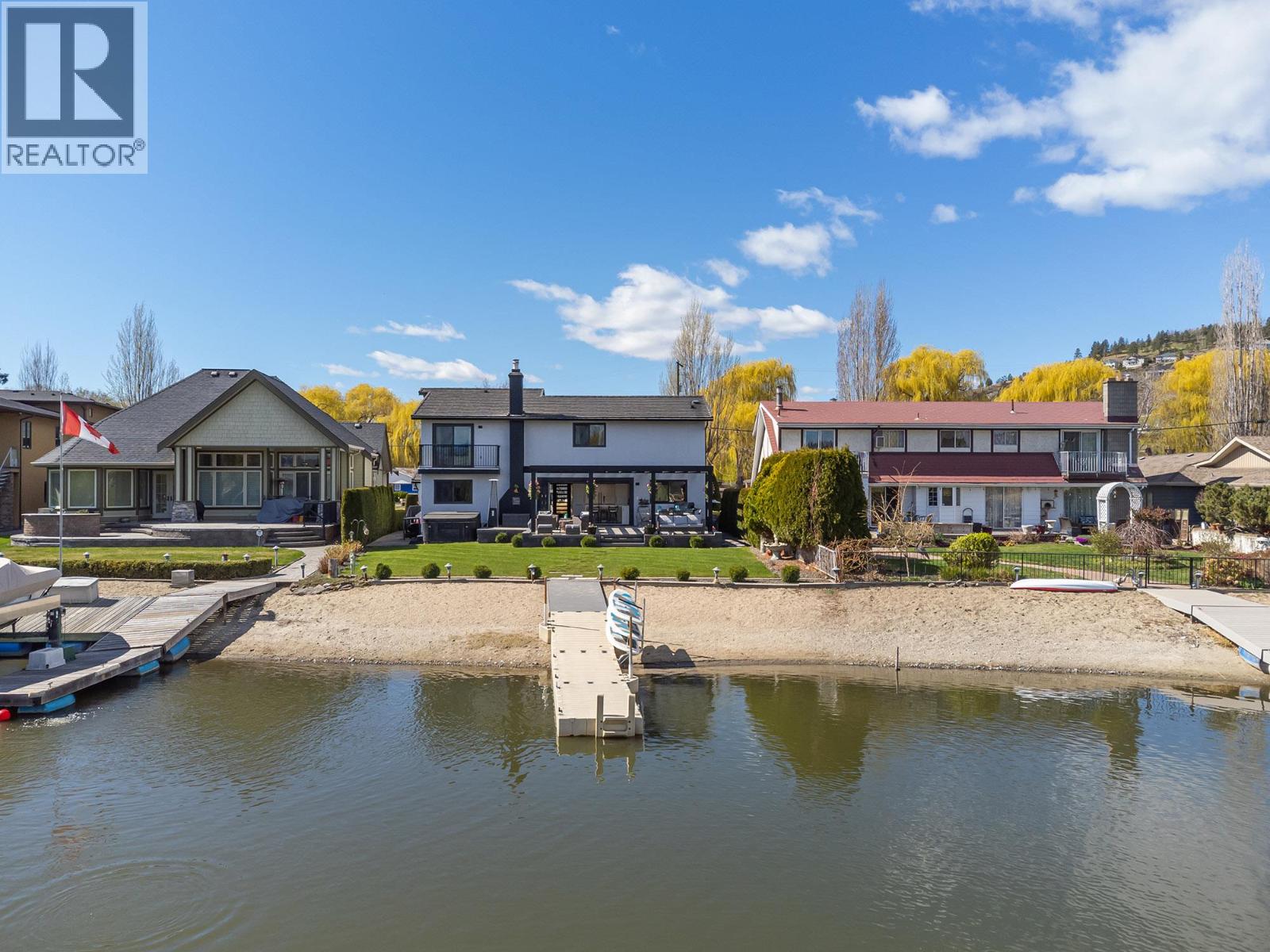  1404 Green Bay Road, West Kelowna