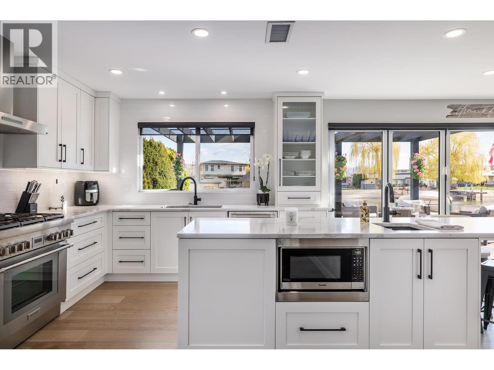  1404 Green Bay Road, West Kelowna