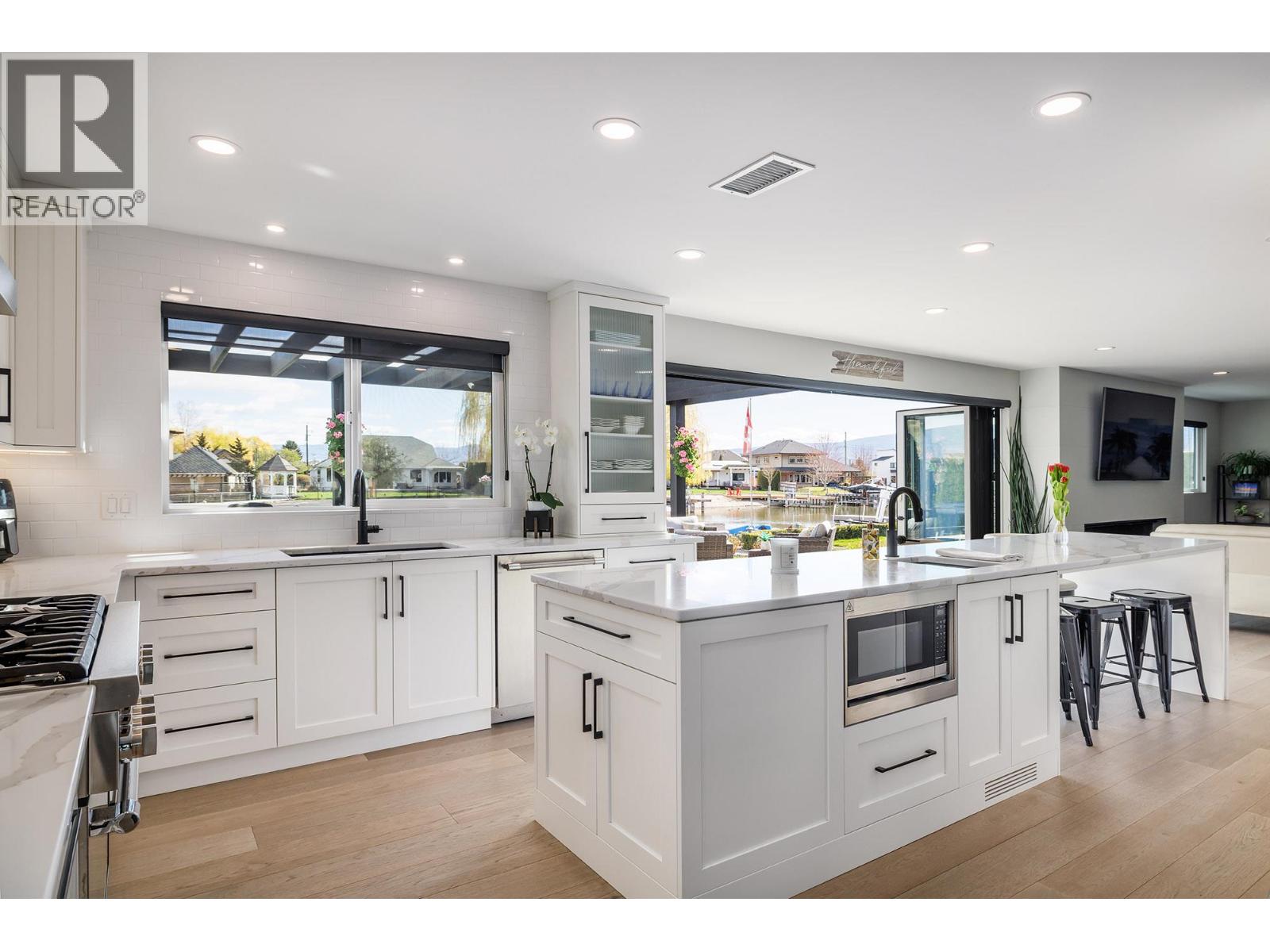  1404 Green Bay Road, West Kelowna