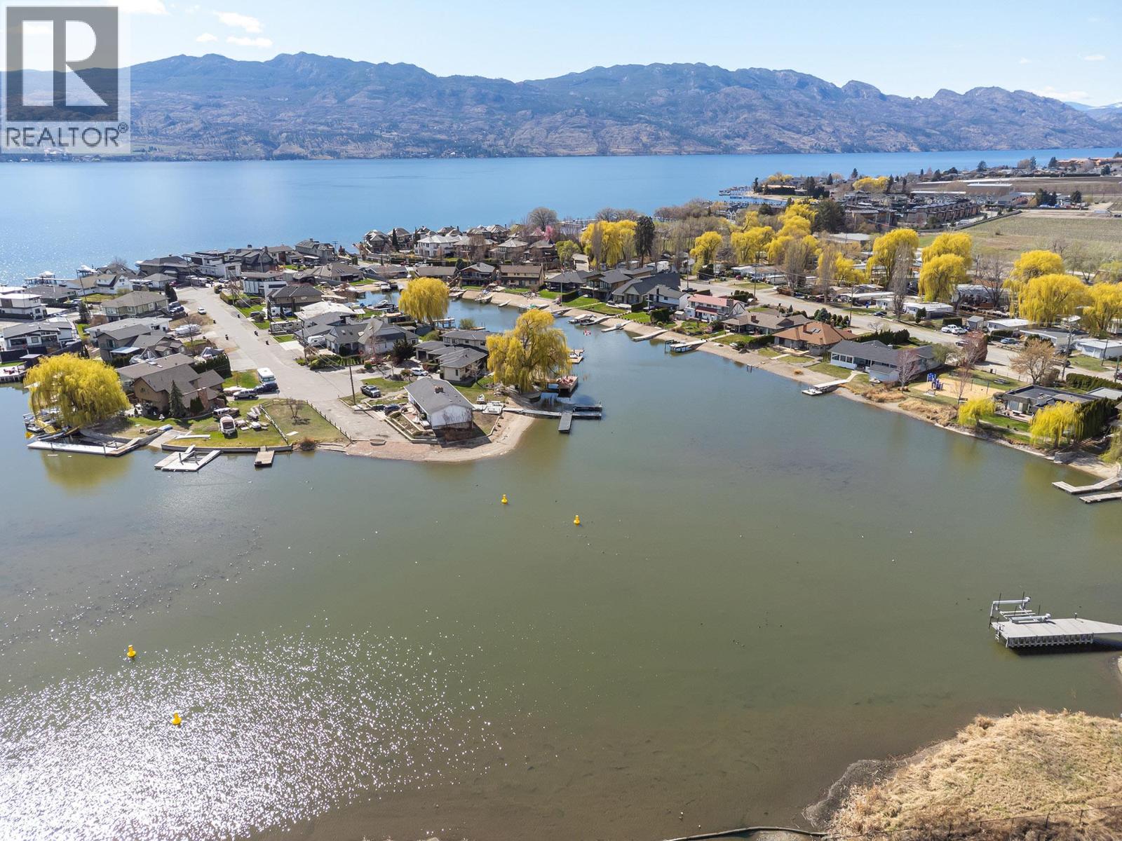  1404 Green Bay Road, West Kelowna