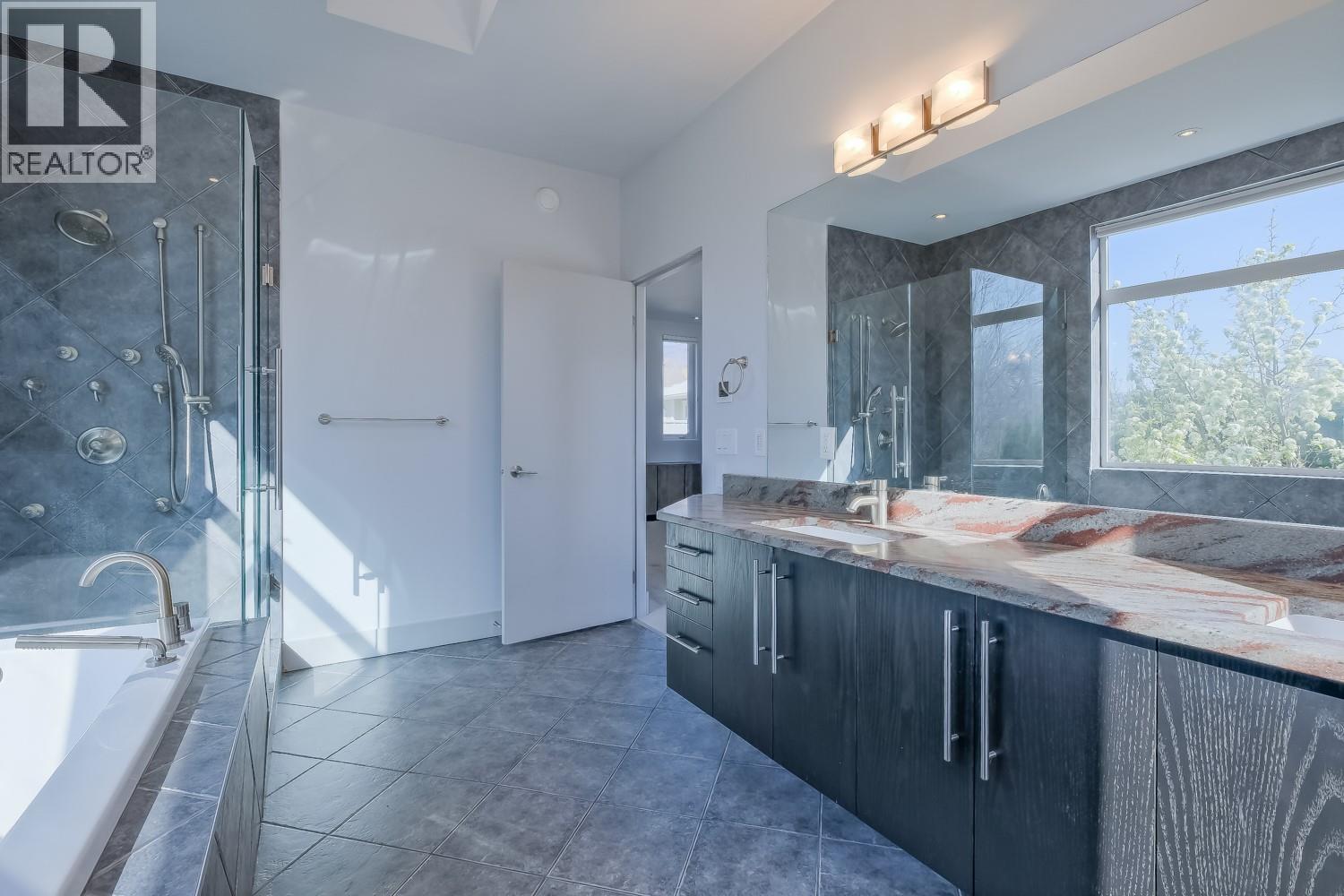 839 Manhattan Drive, Kelowna