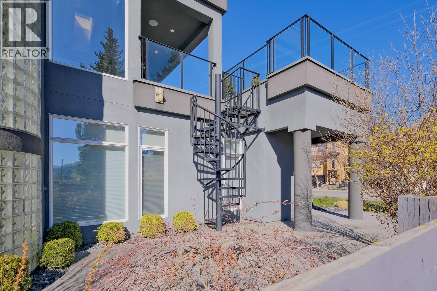 839 Manhattan Drive, Kelowna