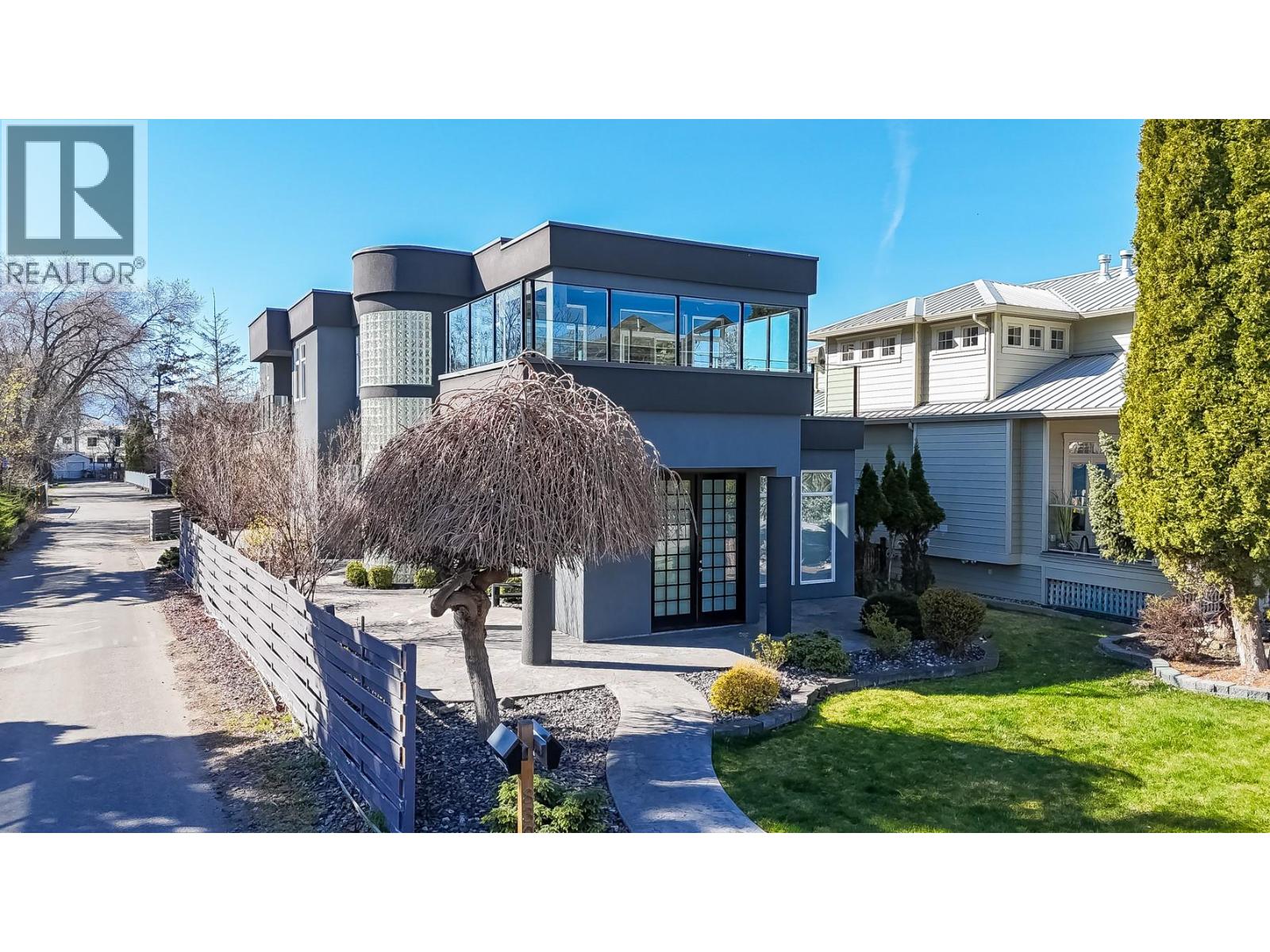 839 Manhattan Drive, Kelowna