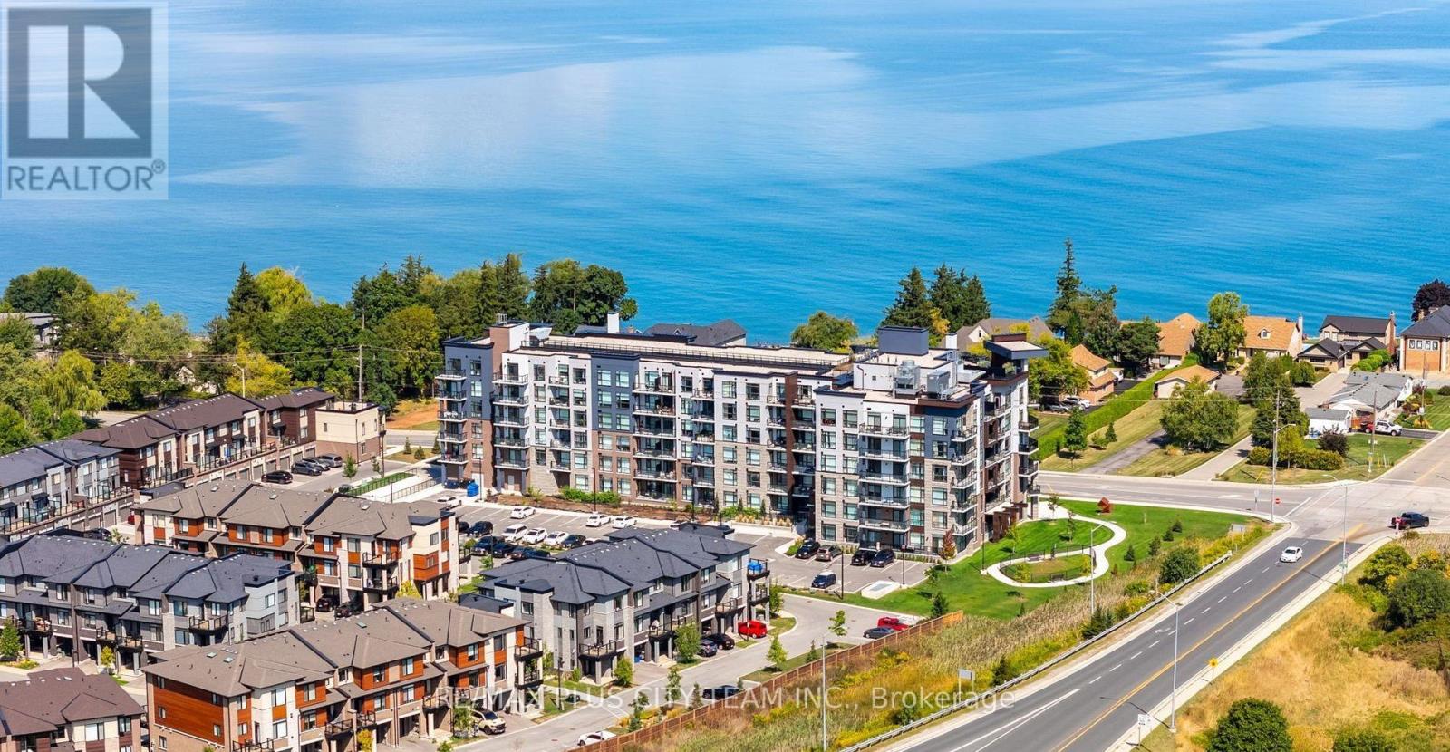 416 - 600 NORTH SERVICE ROAD