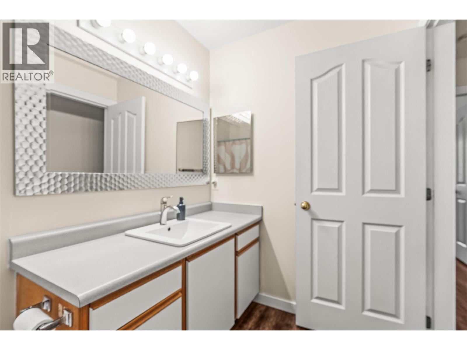 204 1041 Middleton Way, Vernon