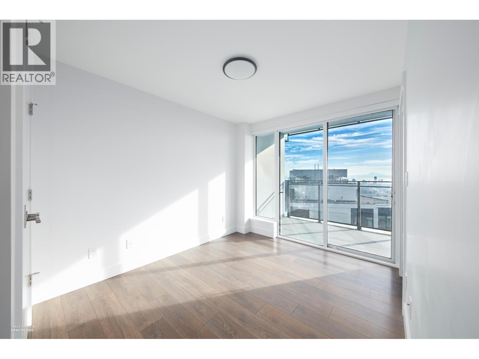 3202 4711 HAZEL STREET, Burnaby