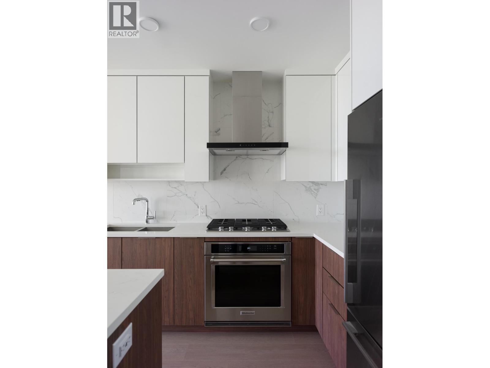 1804 699 WHITING WAY