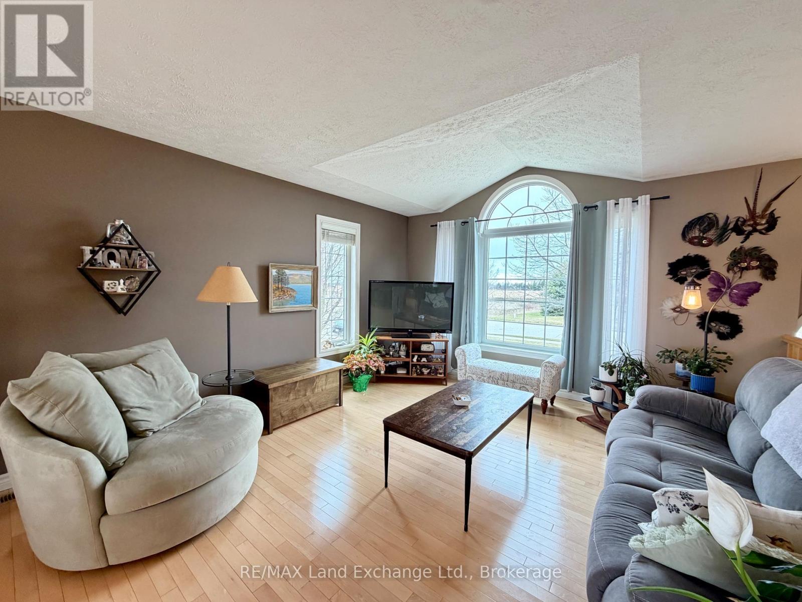 161 STICKEL STREET - 4