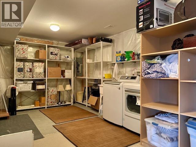 1366 JAYSON ROAD - 42