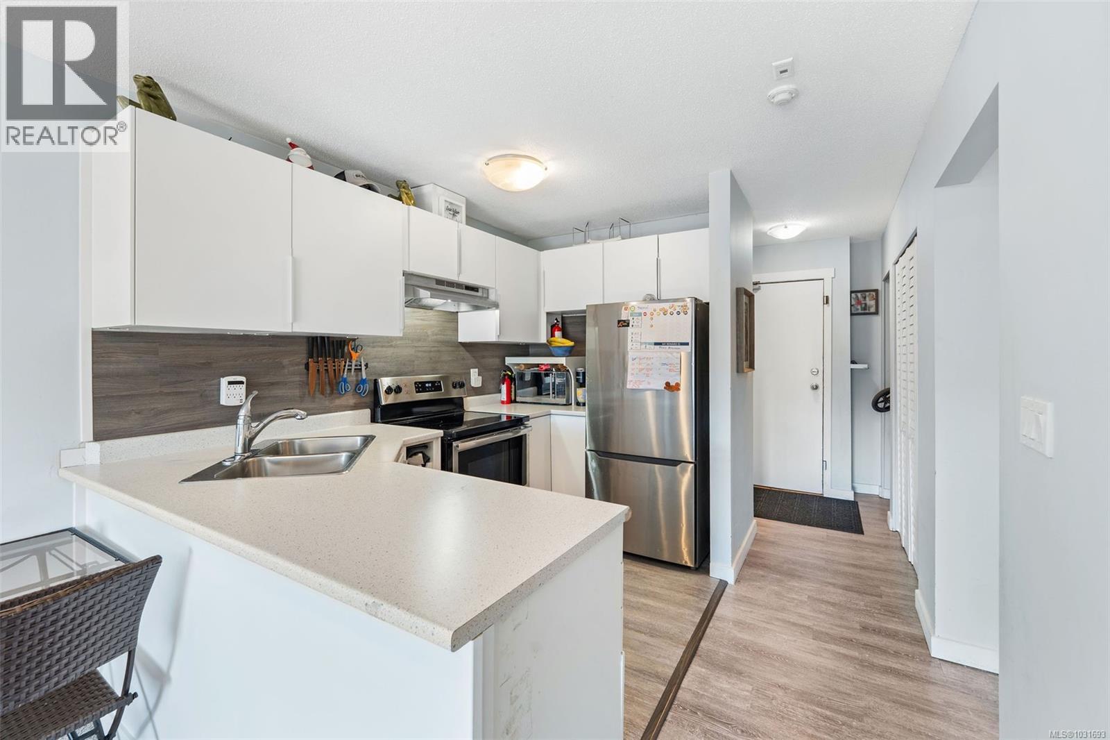#323 3215 Cowichan Lake Rd - 3