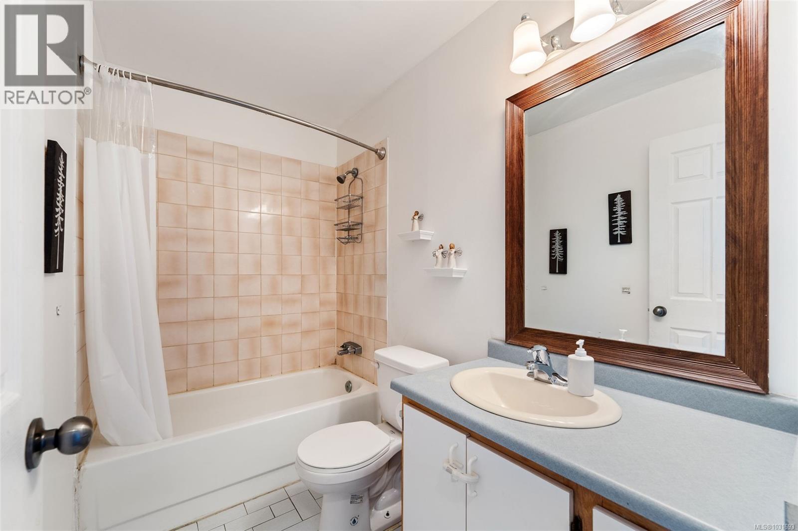 #323 3215 Cowichan Lake Rd - 23