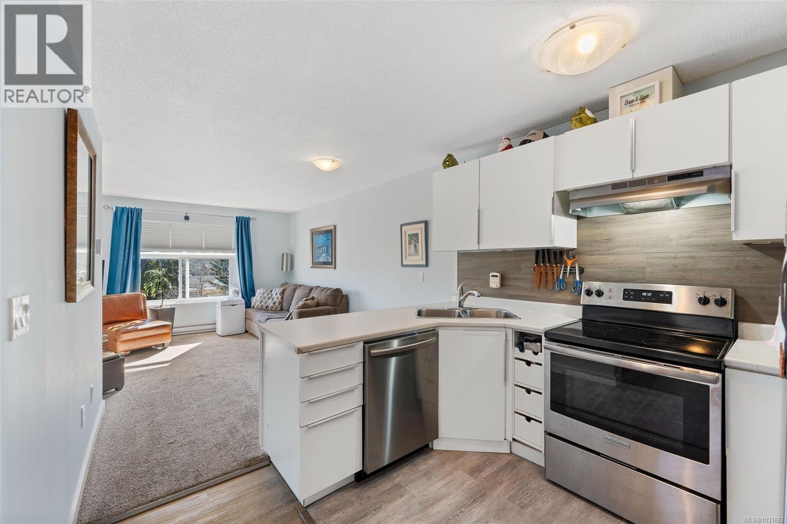 #323 3215 Cowichan Lake Rd - 1