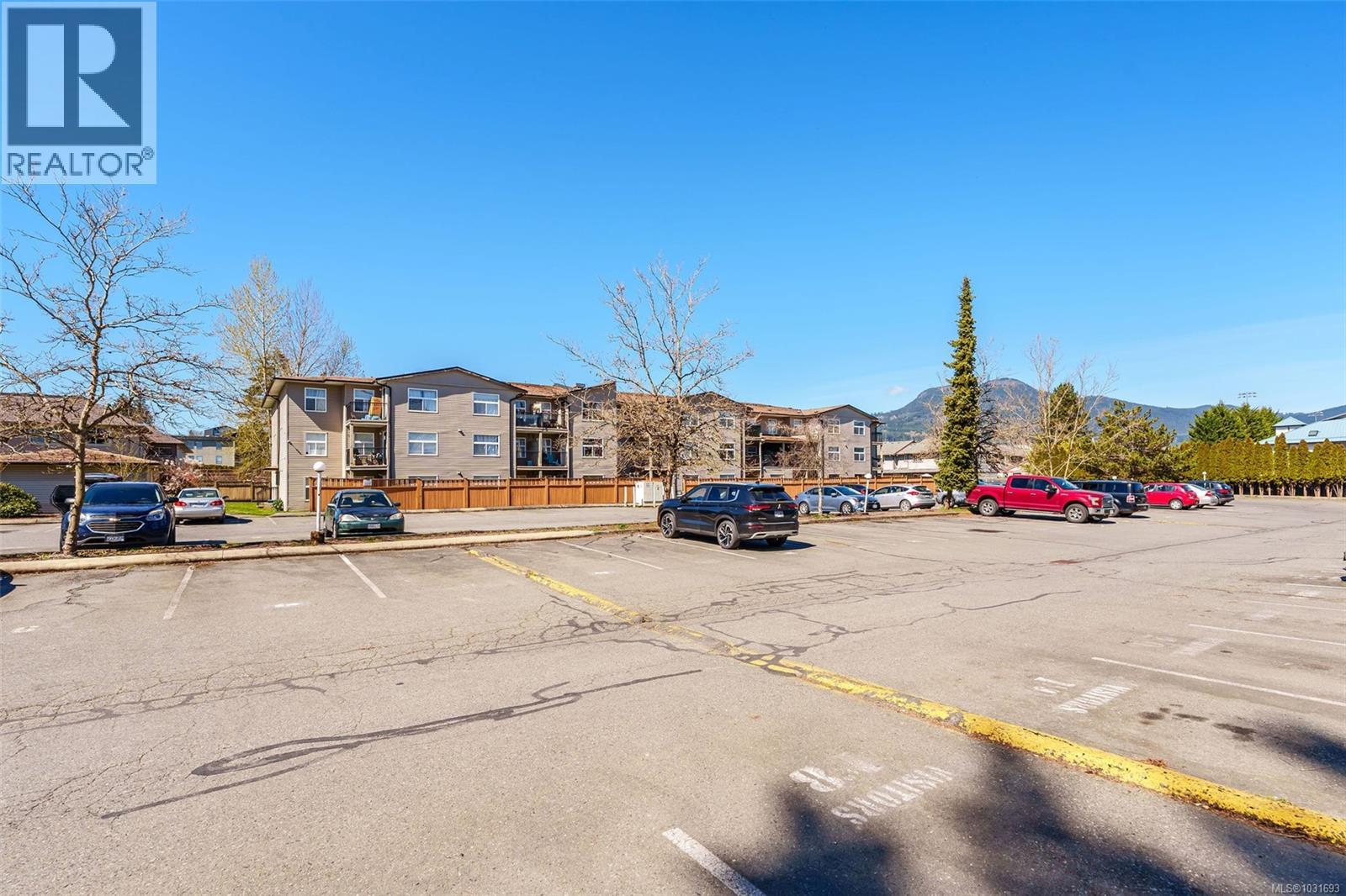 #323 3215 COWICHAN LAKE RD - 41